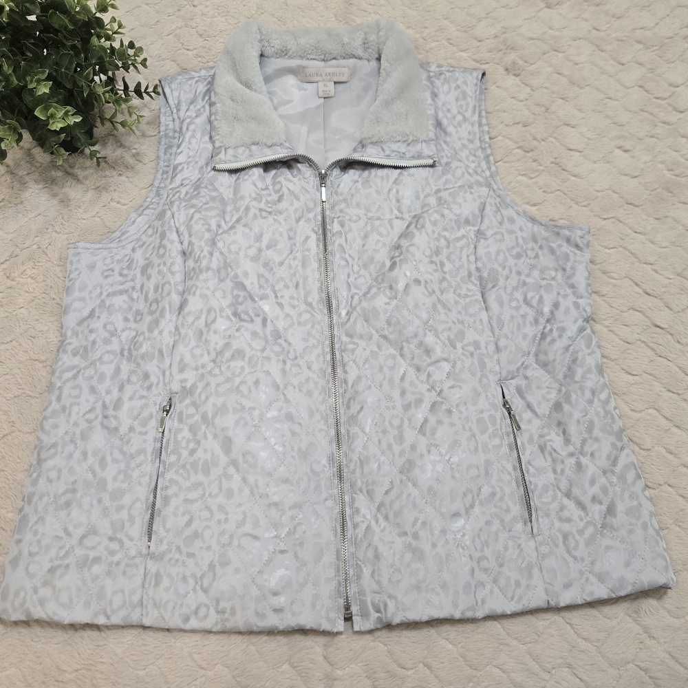 Laura Ashley Gray Leopard Print Quilted Sleeveless Vest, Size X-Large